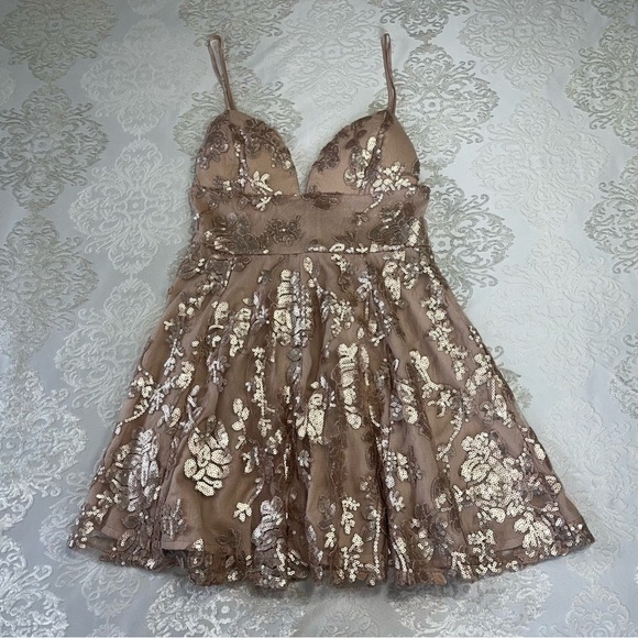 Revolve Lovers + Friends Girls Night Out Sequined Mini Dress Nude Size Small - Picture 6 of 11
